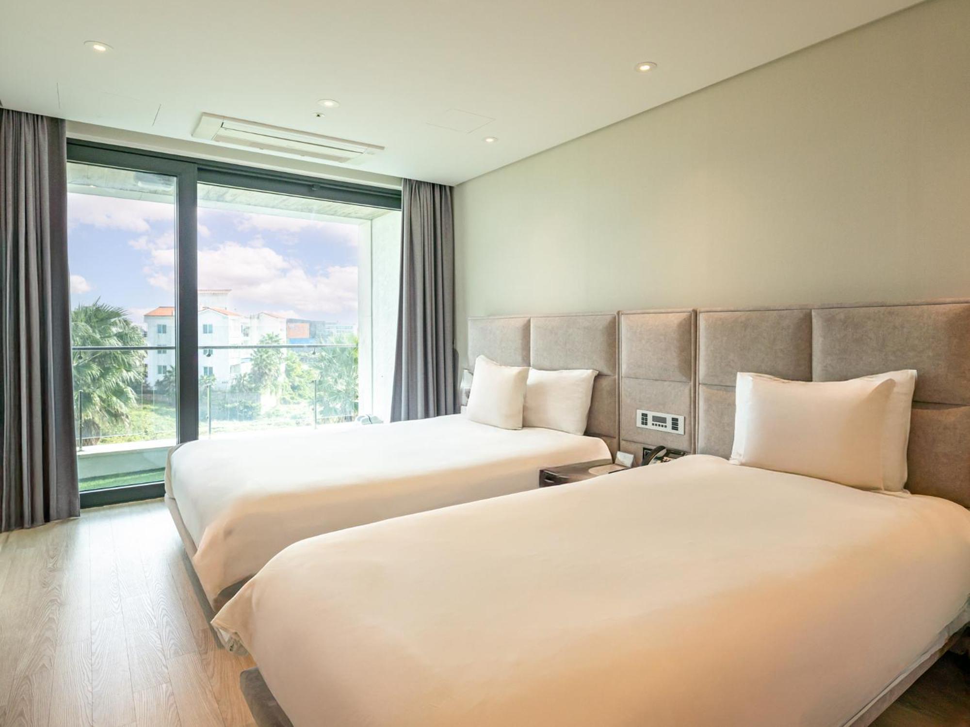 Jeju Attirance Hotel & Poolvilla Согвипхо Экстерьер фото