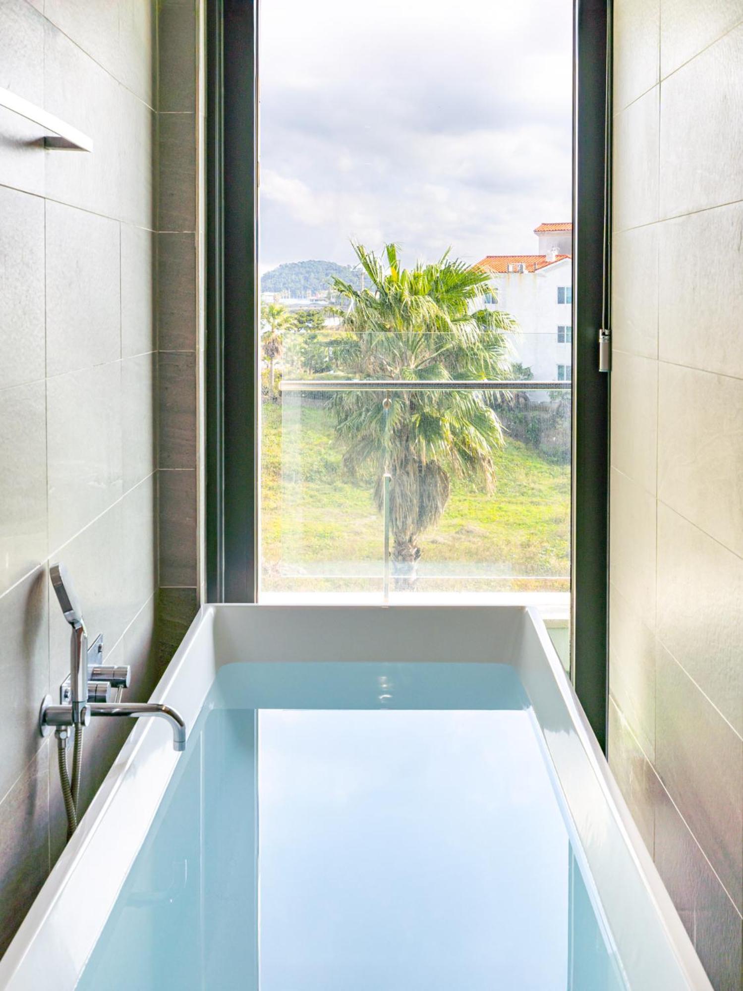 Jeju Attirance Hotel & Poolvilla Согвипхо Экстерьер фото